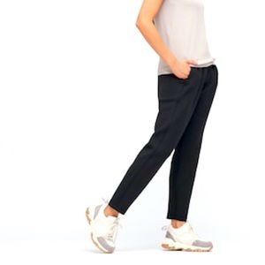 UNIQLO WOMEN ULTRA STRETCH DRY SWEATPANTS